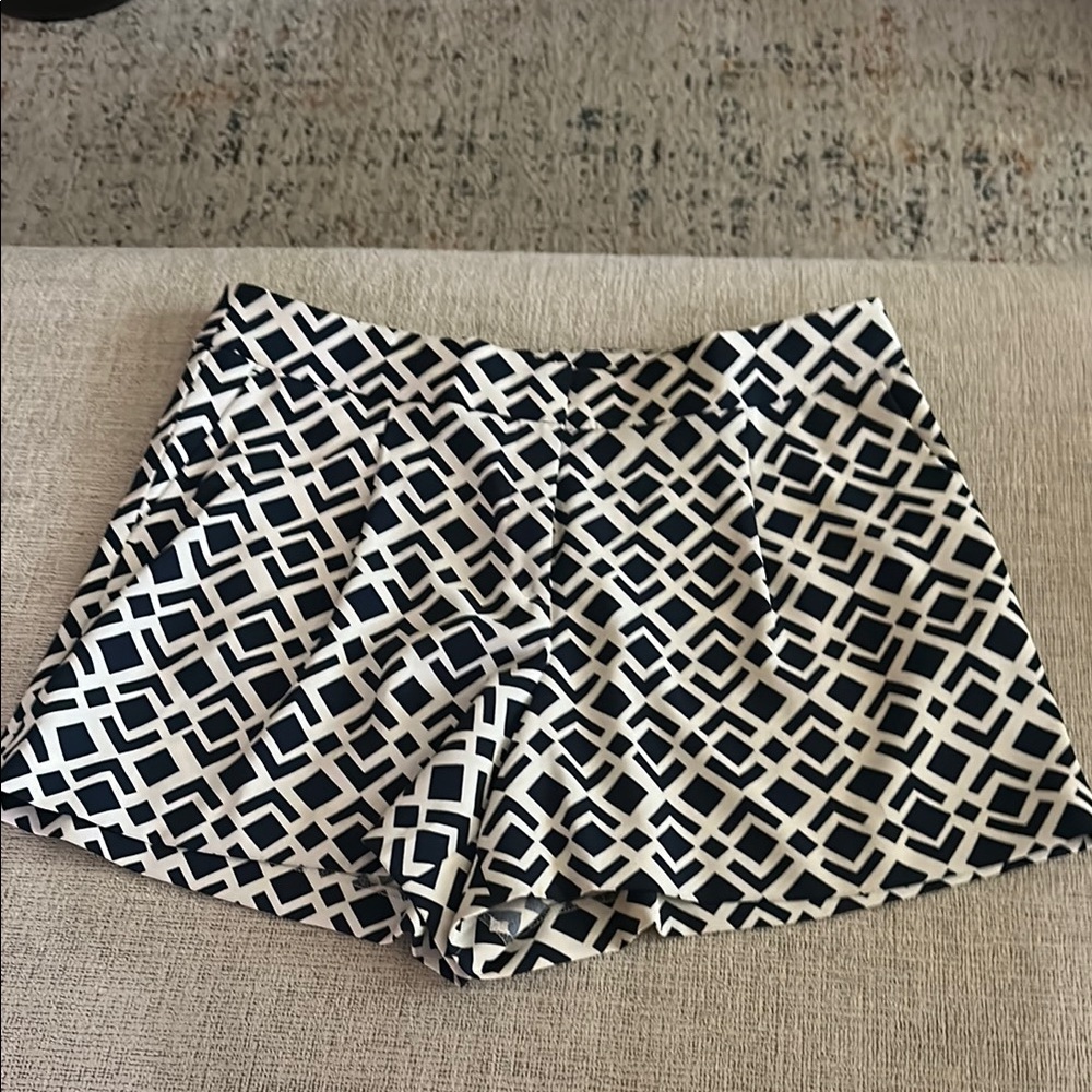 Ann Taylor High Waist Black and White Geometric Shorts